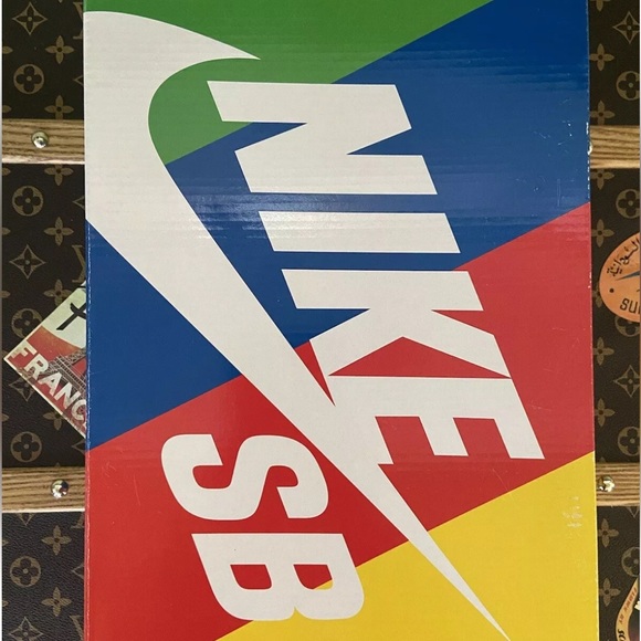 Size 11 - Nike SB Dunk Low "Medicom Toy” with Original Box - Picture 8 of 11